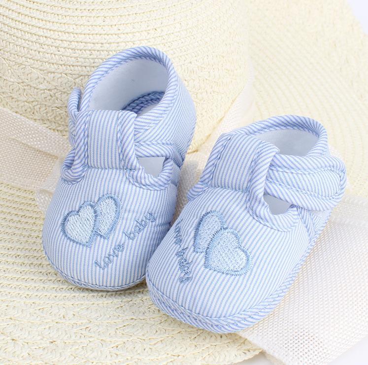 BABY SHOES P014